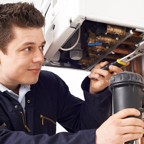 technician providing gas boiler repair